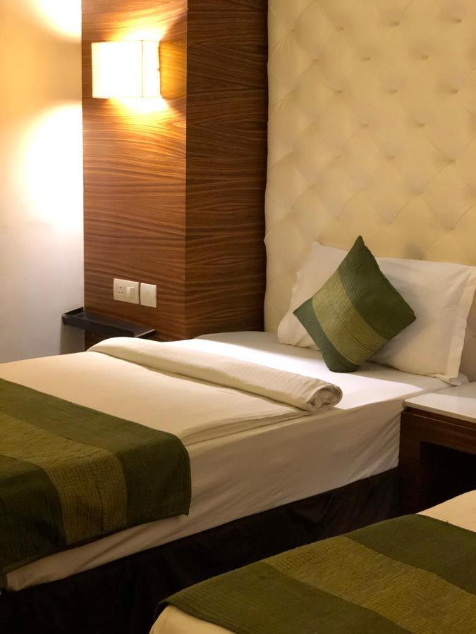 Hotel Ivory 32 Ню Делхи Екстериор снимка