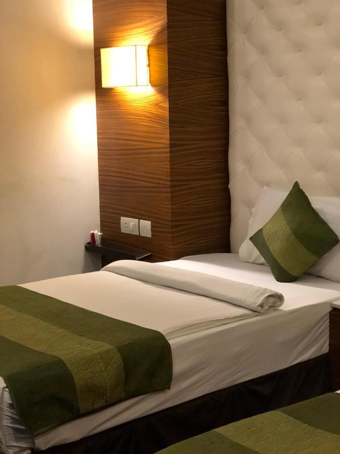 Hotel Ivory 32 Ню Делхи Екстериор снимка