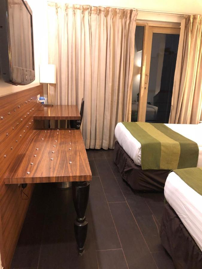 Hotel Ivory 32 Ню Делхи Екстериор снимка