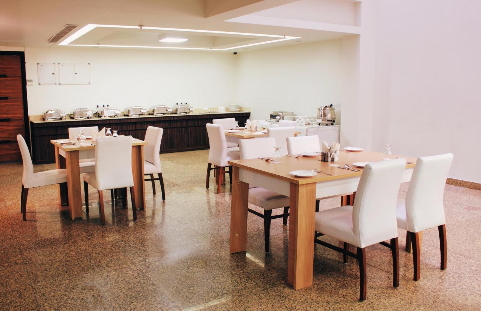 Hotel Ivory 32 Ню Делхи Екстериор снимка