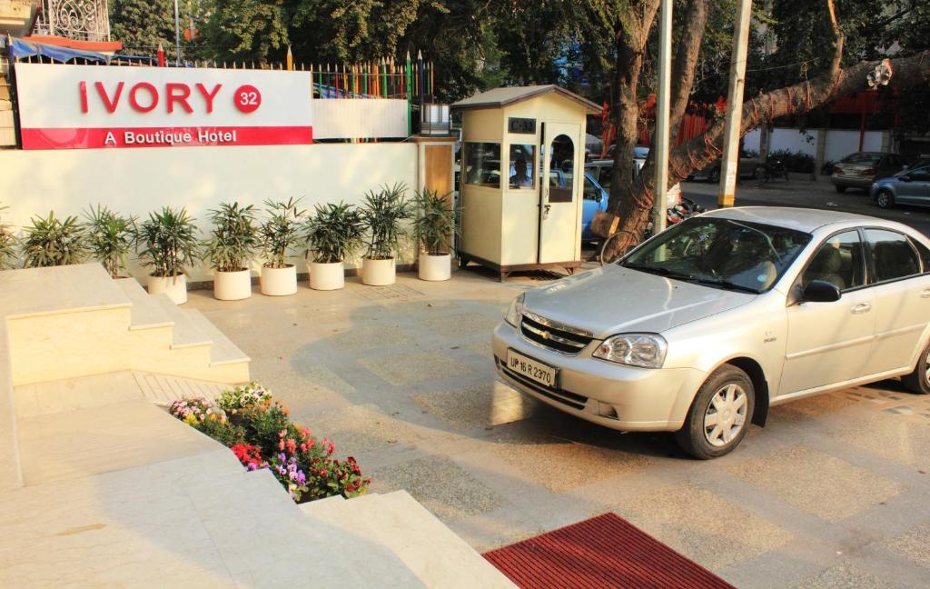Hotel Ivory 32 Ню Делхи Екстериор снимка